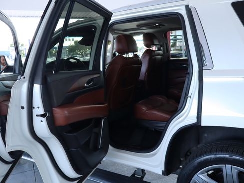 Used 2015 Cadillac Escalade Premium image 29