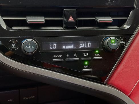 Used 2023 Toyota Camry SE FWD image 10