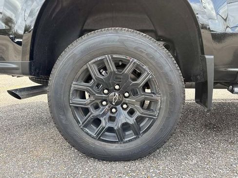 New 2026 Chevrolet Colorado W/T w/ WT Custom Package AWD/4WD image 9