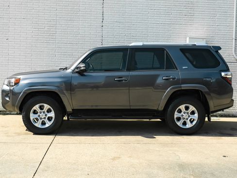 Used 2018 Toyota 4Runner SR5 Premium AWD/4WD image 11