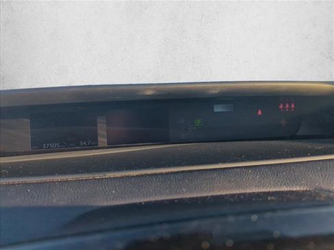 Certified 2022 Toyota Prius LE image 17