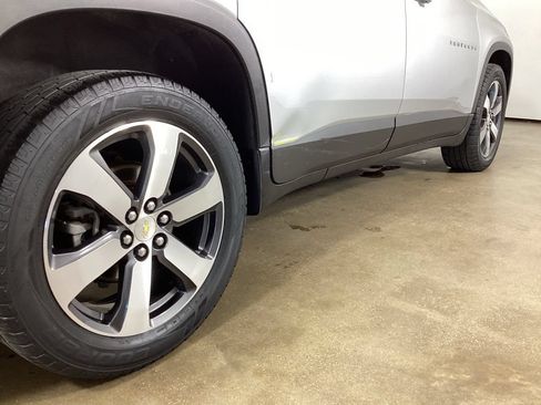 Used 2019 Chevrolet Traverse LT w/ LT Premium Package FWD image 9