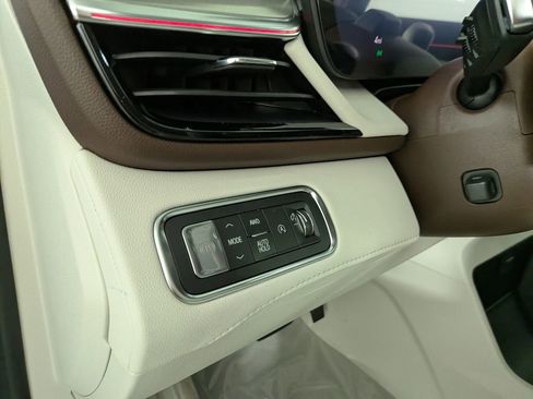 New 2026 Buick Enclave Avenir AWD/4WD image 19