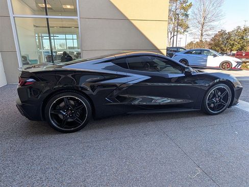Used 2023 Chevrolet Corvette Stingray Coupe w/ Z51 Performance Package image 7