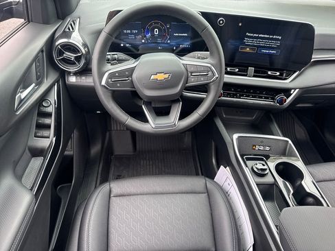 New 2026 Chevrolet Equinox LT w/ Convenience Package II FWD image 13