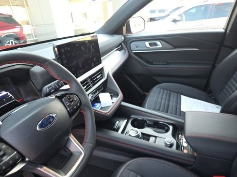 Used 2025 Ford Explorer ST-Line image 14