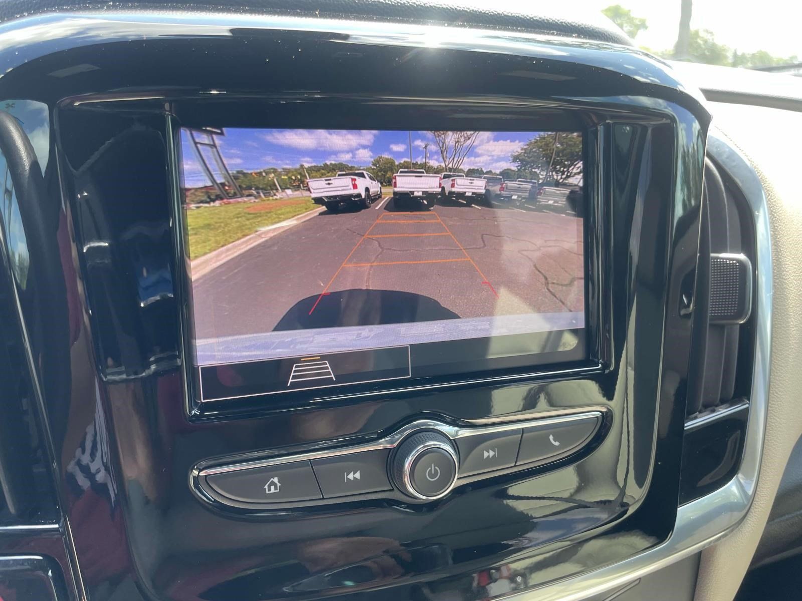 Used 2023 Chevrolet Traverse LS FWD image 27