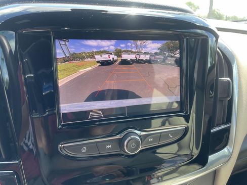 Used 2023 Chevrolet Traverse LS FWD image 27