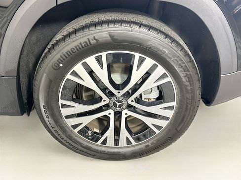 Used 2024 Mercedes-Benz GLB 250 image 11