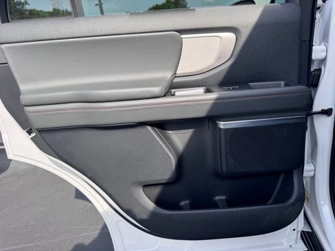 Used 2025 Ford Expedition Active RWD image 32