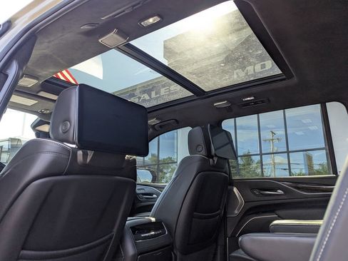 Used 2022 Cadillac Escalade ESV Sport Platinum AWD/4WD image 48