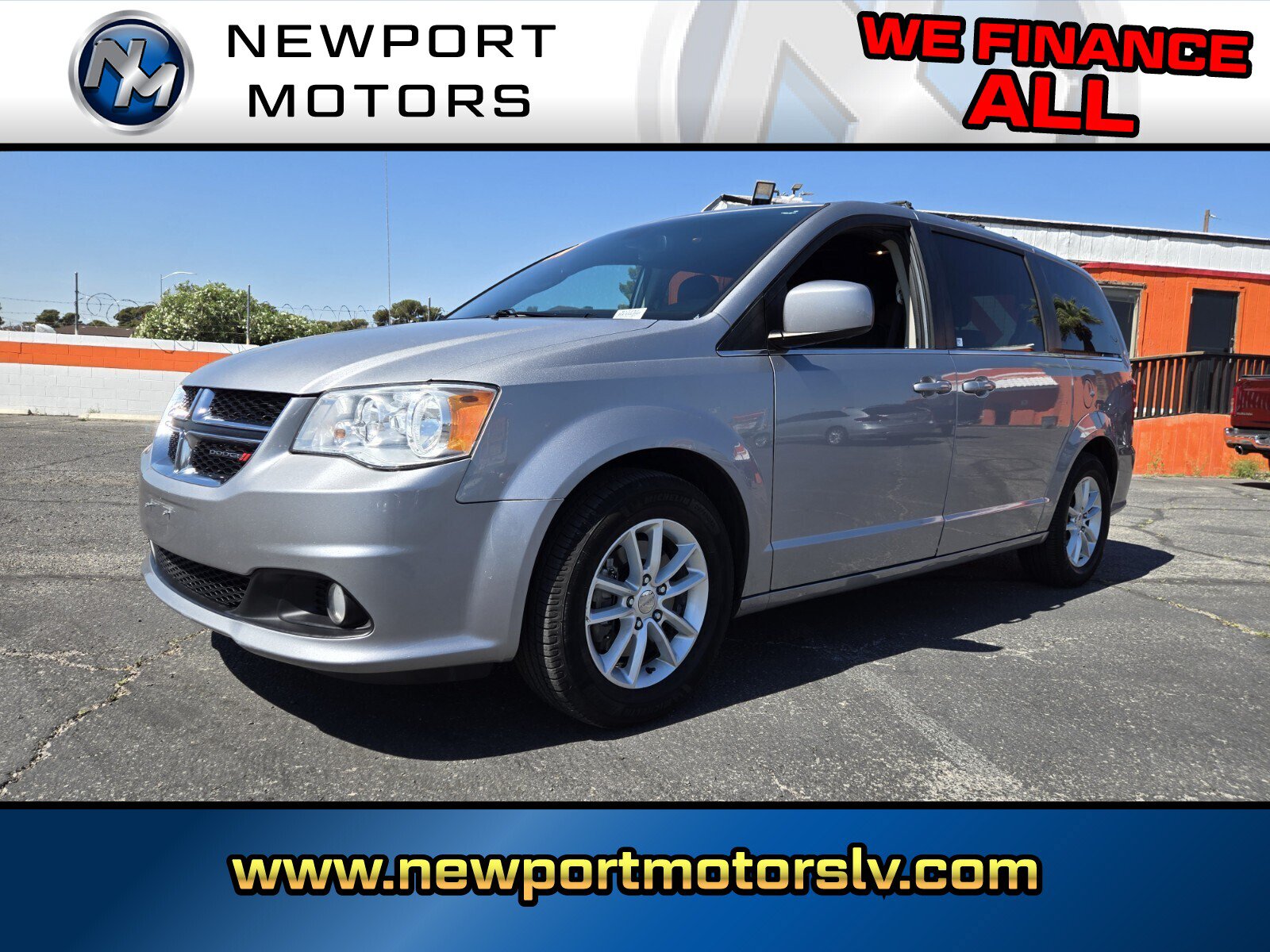Used 2020 Dodge Grand Caravan SXT FWD image 1