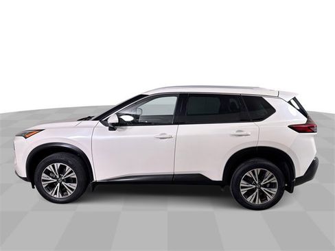 Used 2021 Nissan Rogue SV w/ Premium Package image 5