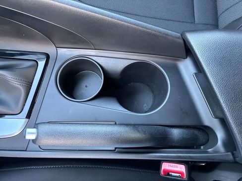 Used 2024 Hyundai Elantra SE image 33