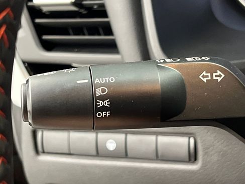 Used 2025 Nissan Rogue SV image 41