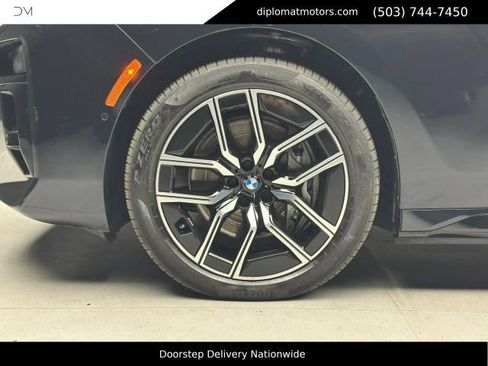Used 2024 BMW i7 xDrive60 AWD/4WD image 45