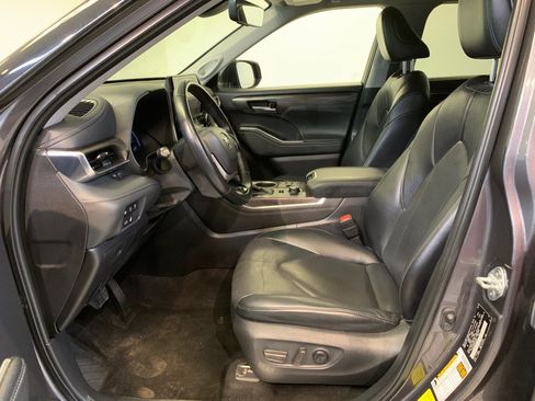 Used 2023 Toyota Highlander Limited AWD/4WD image 20