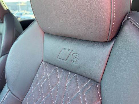 Certified 2025 Audi SQ5 Premium Plus image 11