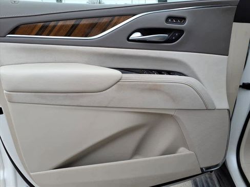 Used 2023 Cadillac Escalade Sport Platinum w/ LPO, ONYX Package image 15