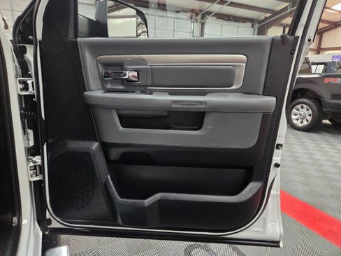 Used 2016 RAM 3500 Big Horn image 37