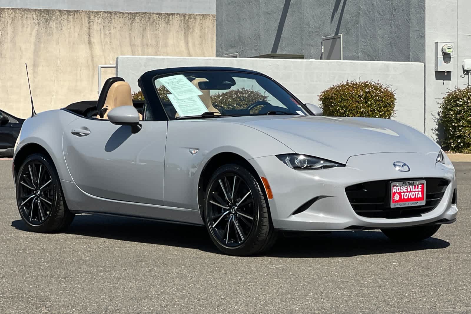 Used 2024 MAZDA MX-5 Miata Grand Touring RWD image 10