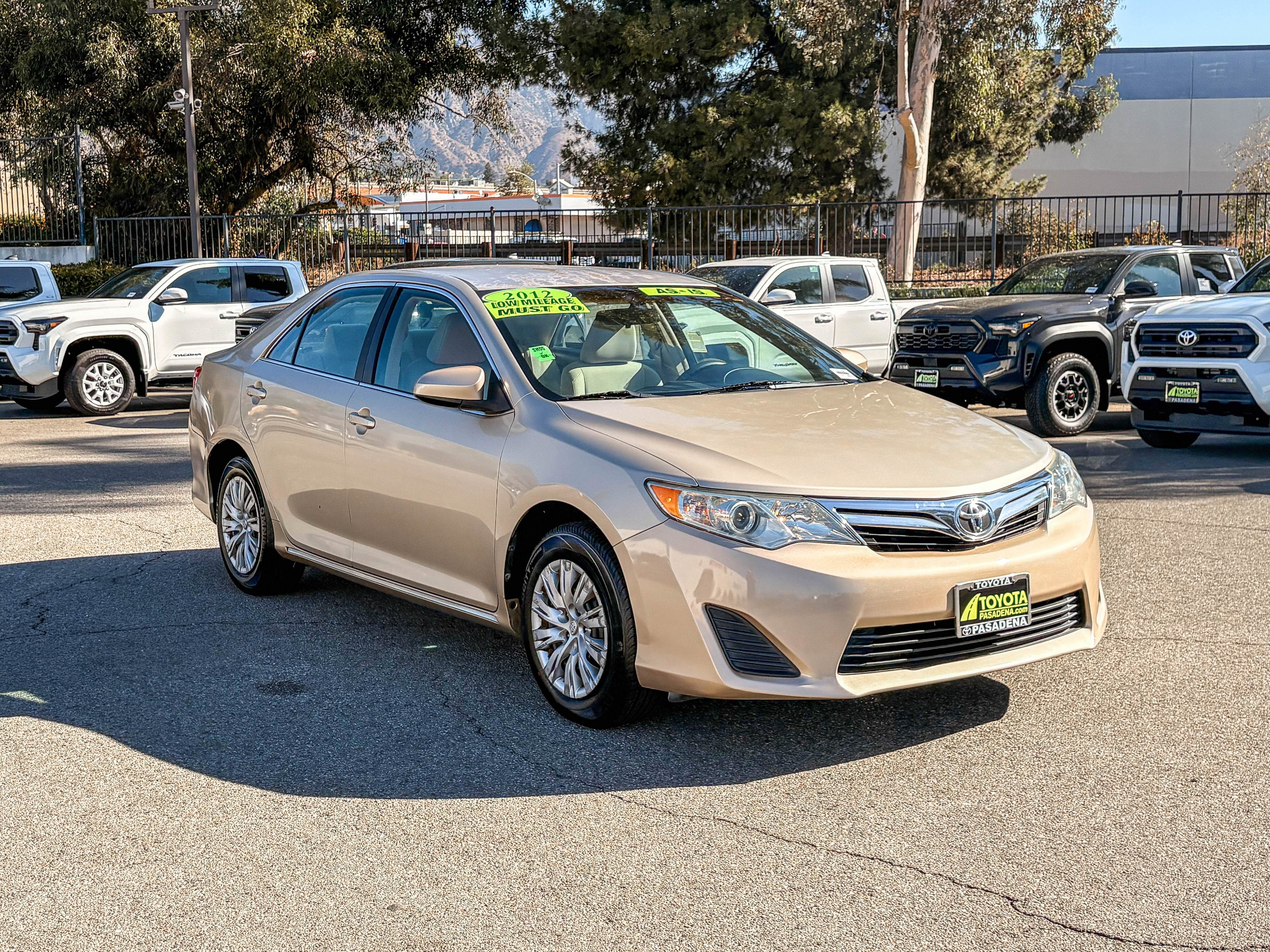 Used 2012 Toyota Camry LE FWD image 3