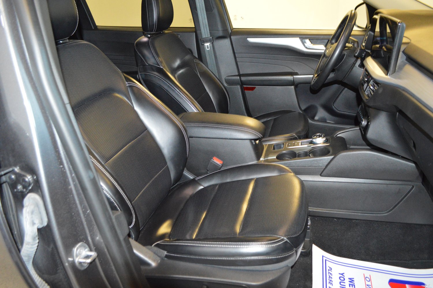 Used 2024 Ford Escape Platinum AWD/4WD image 11