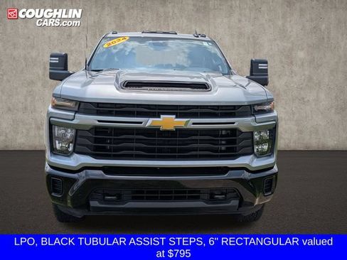 Used 2024 Chevrolet Silverado 2500 Custom w/ Custom Value Package AWD/4WD image 2