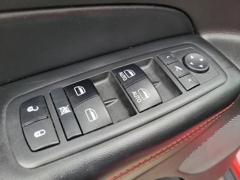 Used 2017 Jeep Grand Cherokee Trailhawk w/ Trailhawk Luxury Group AWD/4WD image 19