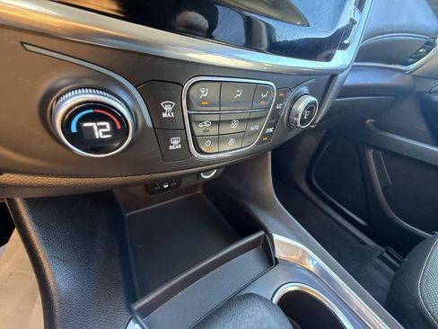 Used 2021 Chevrolet Traverse LS image 39