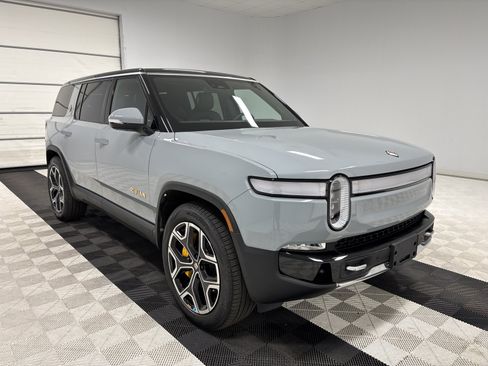 Used 2023 Rivian R1S Launch Edition AWD/4WD image 7