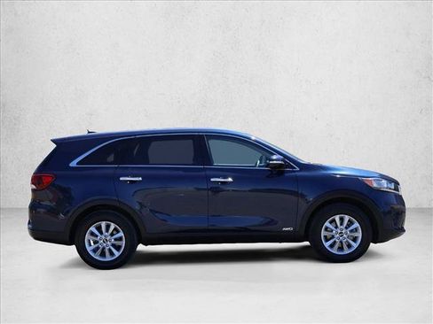 Used 2019 Kia Sorento AWD image 4