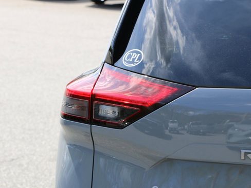 Used 2024 Nissan Rogue Platinum w/ Platinum Premium Package image 6