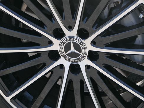 Used 2019 Mercedes-Benz C 300 Sedan image 10