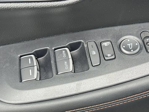 Certified 2025 Honda HR-V Sport image 14