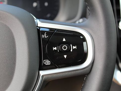 New 2026 Volvo XC90 B6 Plus w/ Protection Package Premier image 16