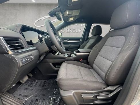 Certified 2025 GMC Terrain Elevation w/ Black Edition AWD/4WD image 18