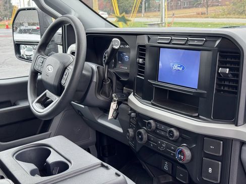 Used 2024 Ford F250 XL w/ XL Driver Assist Package image 5