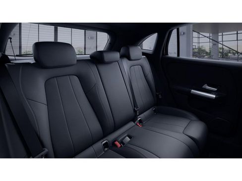 Certified 2023 Mercedes-Benz GLA 250 4MATIC image 5