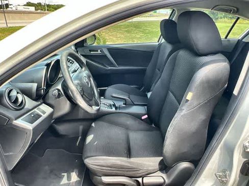 Used 2013 MAZDA MAZDA3 i SV FWD image 11