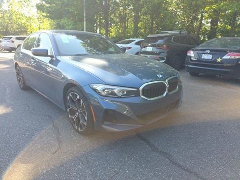 Used 2025 BMW 330i Sedan w/ Premium Package image 5