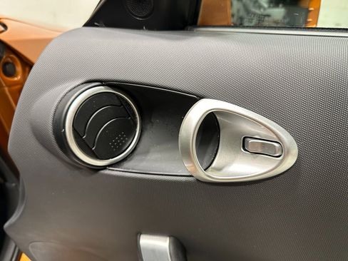 Used 2006 Nissan 350Z w/ (N93) Cargo Convenience Pkg image 10