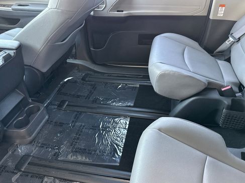 Certified 2023 Toyota Sienna XLE image 16