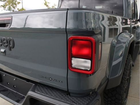 New 2025 Jeep Gladiator Sport image 37