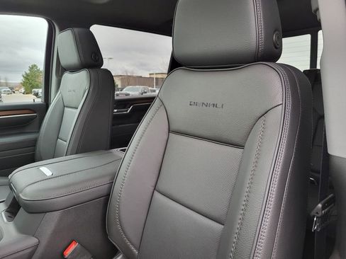 New 2025 GMC Sierra 2500 Denali w/ Denali Reserve Package image 19