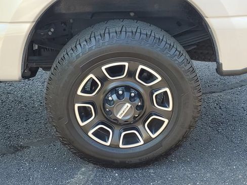 Used 2023 Ford F350 Platinum AWD/4WD image 40