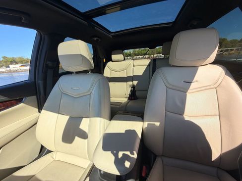 Used 2019 Cadillac XT5 Luxury image 41