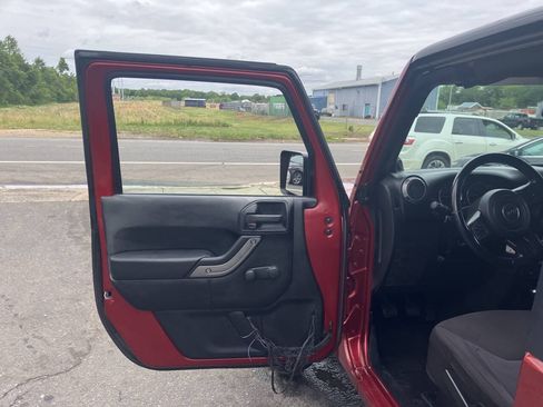 Used 2013 Jeep Wrangler Sport w/ Connectivity Group AWD/4WD image 17