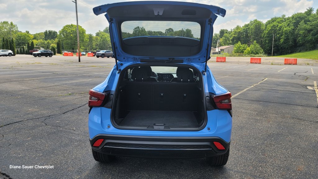 Used 2024 Chevrolet Trax RS w/ Driver Confidence Package FWD image 11