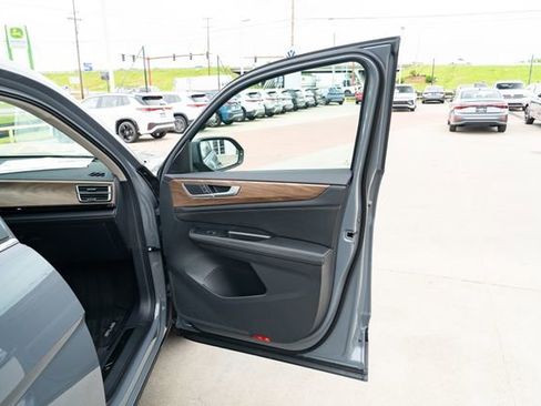 New 2026 Volkswagen Atlas SE FWD image 17